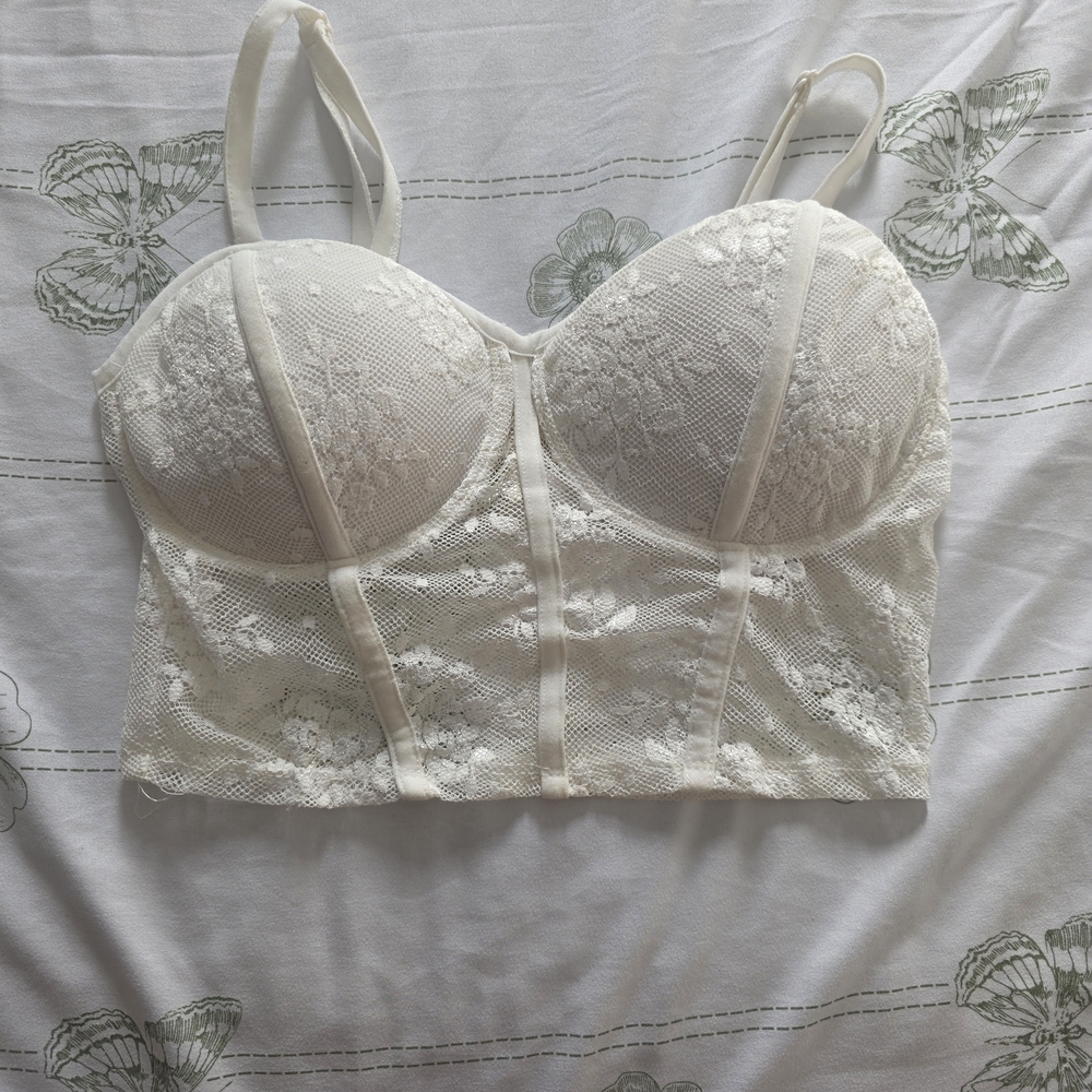 Elegant Cream Lace Bustier